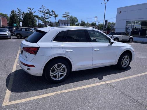 2018 Audi Q5 2.0T Premium Plus