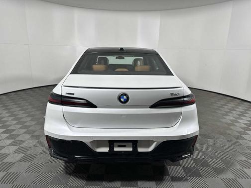 2026 BMW 740 i xDrive