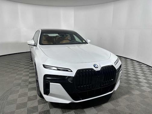 2026 BMW 740 i xDrive