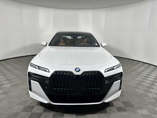 2026 BMW 740 i xDrive