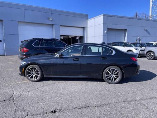 2022 BMW 330 i xDrive