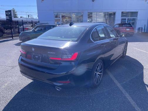 2022 BMW 330 i xDrive