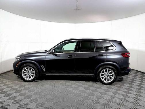 Dark Graphite Metallic 2021 BMW X5 xDrive40i