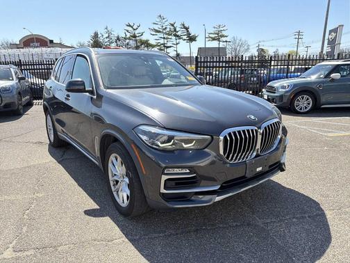 Dark Graphite Metallic 2021 BMW X5 xDrive40i