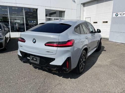 2023 BMW X4 xDrive30i