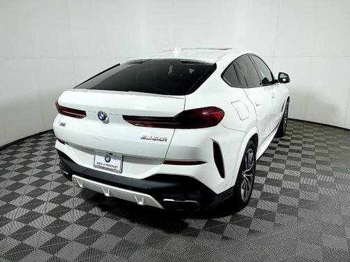 2021 BMW X6 M50i