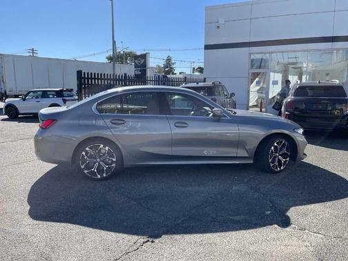 2025 BMW 330 i xDrive