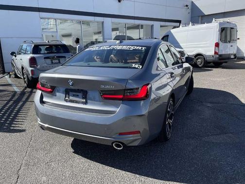 2025 BMW 330 i xDrive