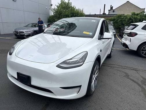 White 2022 Tesla Model Y Long Range