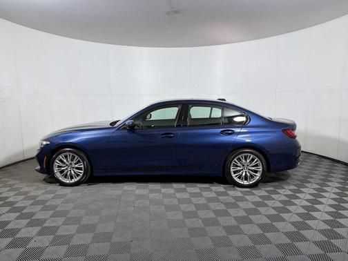 2023 BMW 330 i xDrive