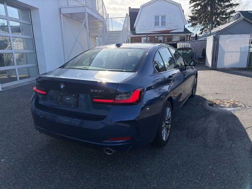 2023 BMW 330 i xDrive