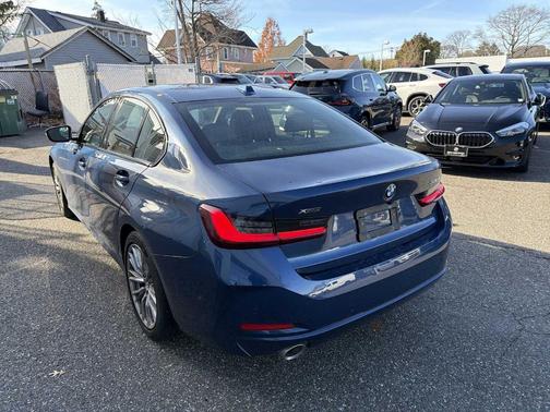 2023 BMW 330 i xDrive