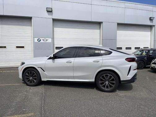 2023 BMW X6 xDrive40i
