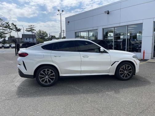 2023 BMW X6 xDrive40i