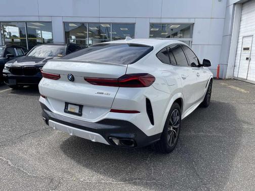 2023 BMW X6 xDrive40i