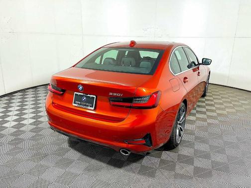 2022 BMW 330 i xDrive