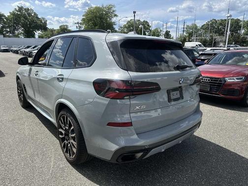 Gray Metallic 2024 BMW X5 xDrive40i