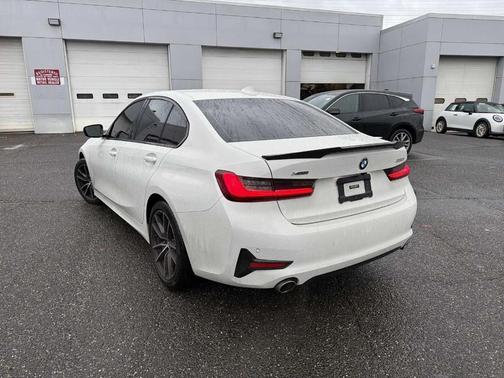 2022 BMW 330 i xDrive