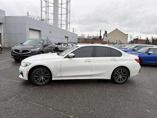 2022 BMW 330 i xDrive