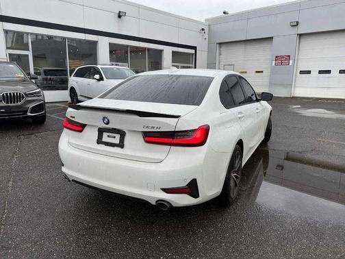 2022 BMW 330 i xDrive