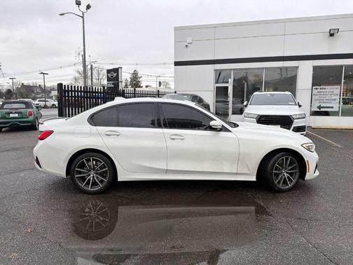 2022 BMW 330 i xDrive