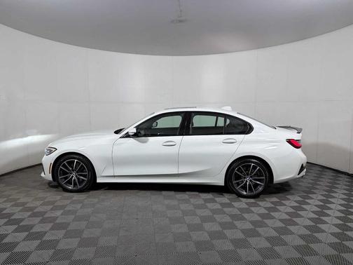 2022 BMW 330 i xDrive