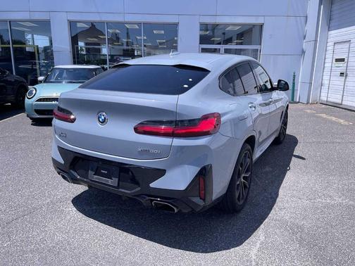 2022 BMW X4 xDrive30i