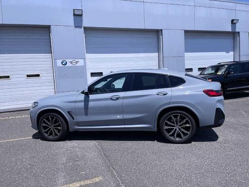 2022 BMW X4 xDrive30i