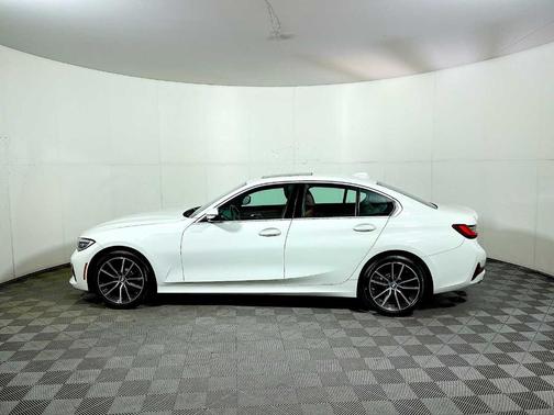 2022 BMW 330 i xDrive
