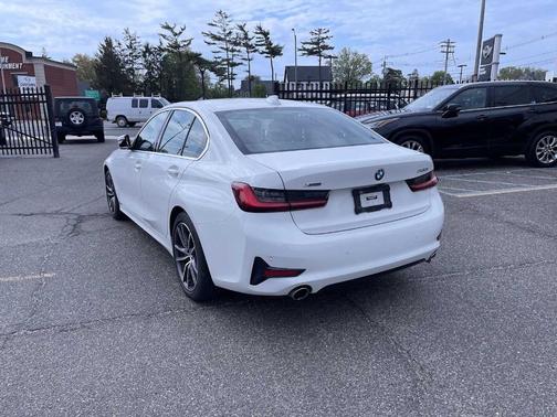 2022 BMW 330 i xDrive