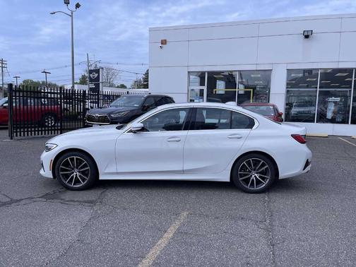 2022 BMW 330 i xDrive