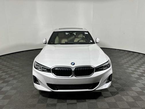 2025 BMW 330 i xDrive