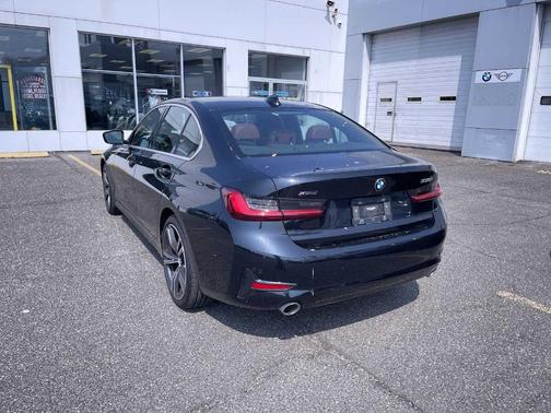 2022 BMW 330 i xDrive