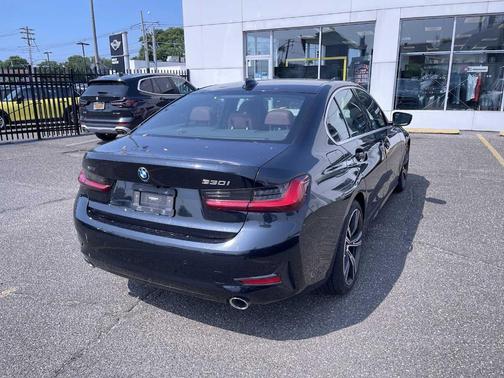 2022 BMW 330 i xDrive