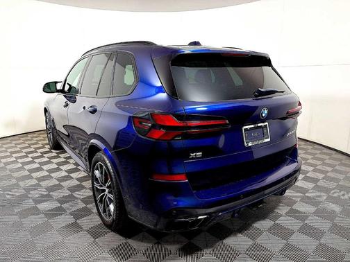 Tanzanite Blue II Metallic 2024 BMW X5 M60i