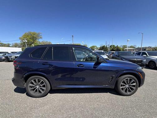 Tanzanite Blue II Metallic 2024 BMW X5 M60i