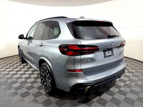 Gray Metallic 2024 BMW X5 xDrive40i