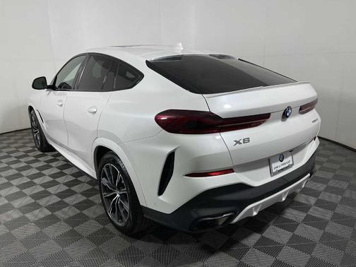 2023 BMW X6 xDrive40i
