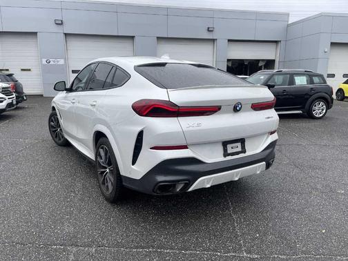 2023 BMW X6 xDrive40i