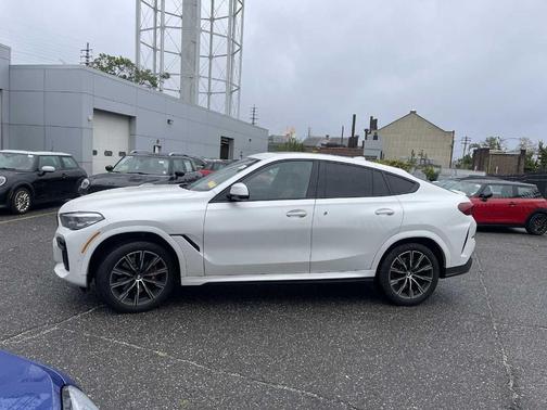 2023 BMW X6 xDrive40i