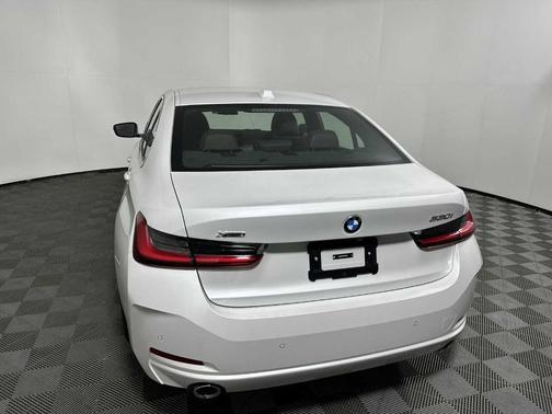 2025 BMW 330 i xDrive