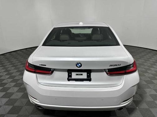2025 BMW 330 i xDrive