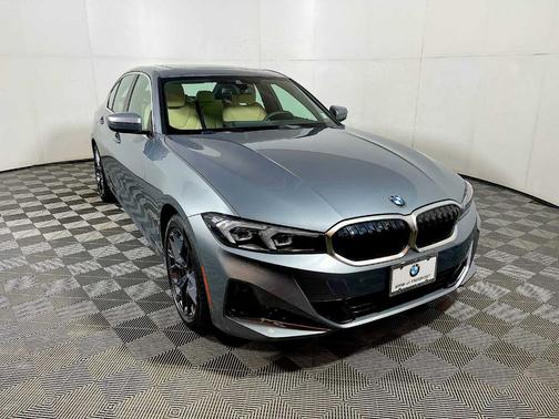 2025 BMW 330 i xDrive