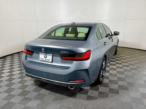 2025 BMW 330 i xDrive