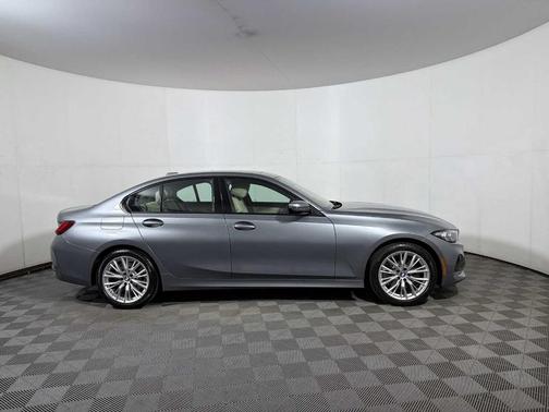 2023 BMW 330 i xDrive