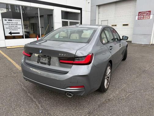 2023 BMW 330 i xDrive