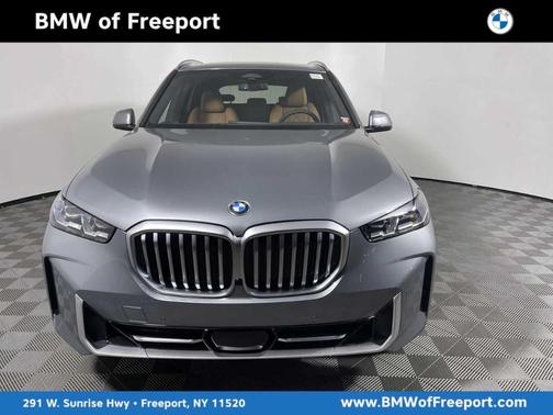 Gray Metallic 2024 BMW X5 xDrive40i