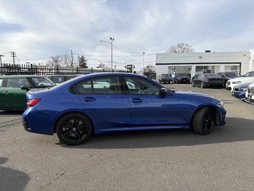 2023 BMW 330 i xDrive