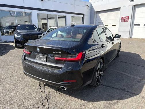 2023 BMW 330 i xDrive