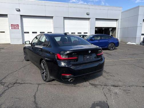 2023 BMW 330 i xDrive